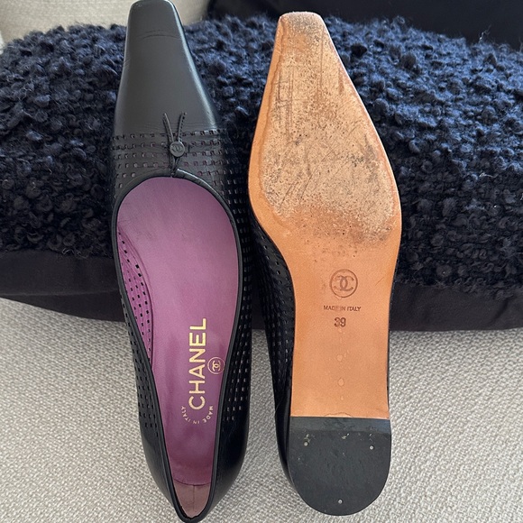 Chanel Black Leather Flats - Picture 6 of 6